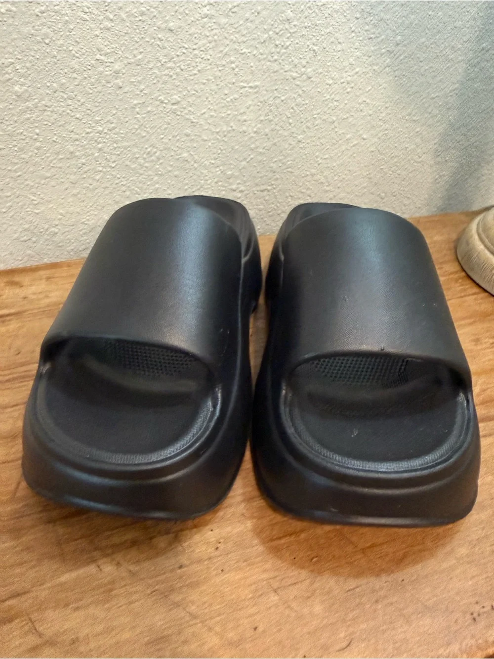 Black Platform Cloud Slide Sandals Women’s US 7 EU 38-39 Chunky Comfort Slides